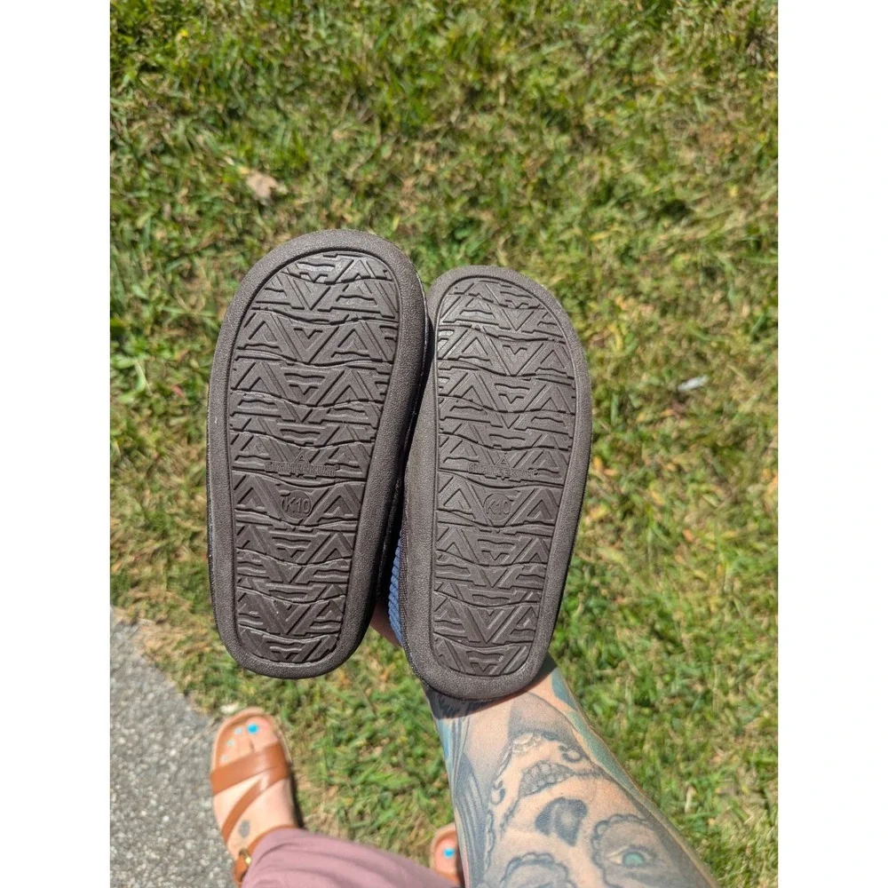 NWT Kids Cozy Corduroy Memory Foam Slippers Striped Staheekum Toddler 10